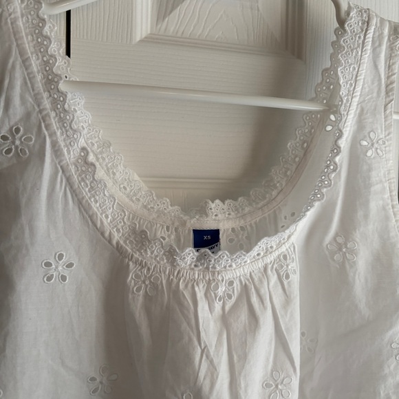 Old Navy White Eyelet Tank - Picture 5 of 7